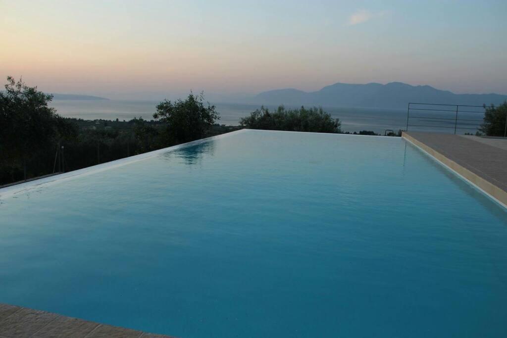 Panoramic View Summerhouse Loukissia Exterior foto